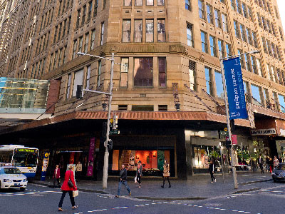 COM davidjonessydney 01